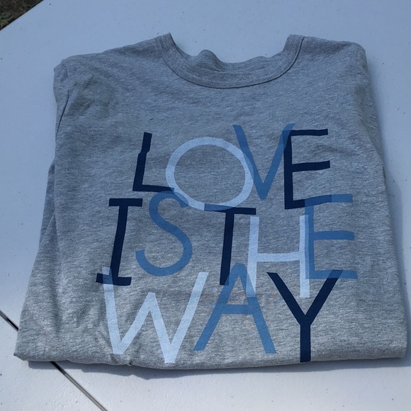 🆕J.Crew “Love Is The Way” Graphic Gray T-Shirt Brand New - Picture 2 of 6